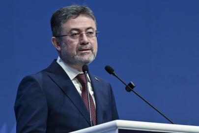 Bakan Yumaklı: 789 bin dekarlık örtü altı üretim alanına sahibiz