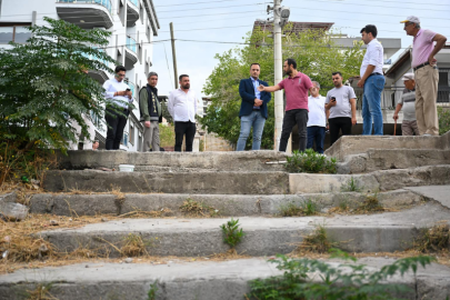 Bornova’da çifte merdiven hamlesi Atatürk Mahallesi’nde kronikleşen sorunlar çözülüyor