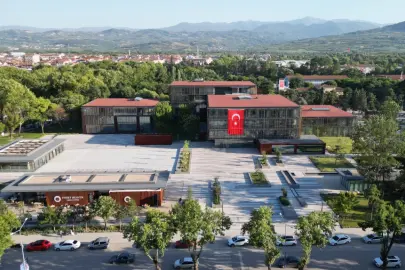Bursa İnegöl'den bin 650 öğrenciye 3,3 milyon TL’lik kırtasiye desteği