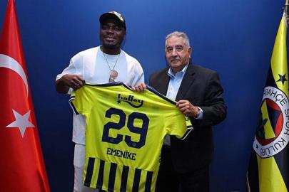 Emmanuel Emenike, Fenerbahçe'yi ziyaret etti