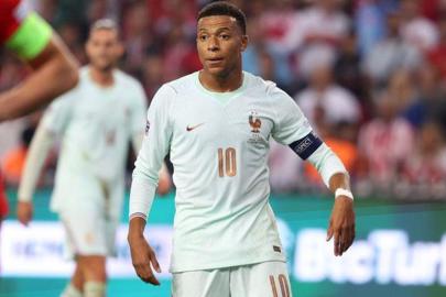 Golü attı, sakatlandı! Türkiye - Fransa maçında Mbappe şoku