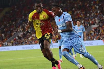 Göztepe'de golcü Armstrong formayı kaptırdı