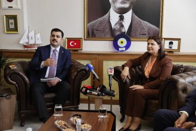 İnan'dan Özgür Özel'e: “Daha Dün ‘Saniye Hanım'ın Belediyeciliğine Sonuna Kadar Kefilim’ Diye Bağıran Sizdidiniz”