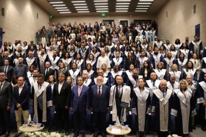İzmir Tınaztepe Üniversitesi 2026-2027 Akademik Yılına Törenle Başladı