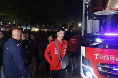 Kocaelili futbolseverlerden Milli Takım'a destek