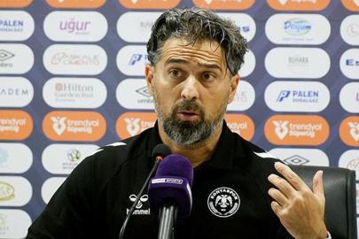 Konyaspor teknik direktörü İlhan Palut: 'Taraftardan özür diliyorum'