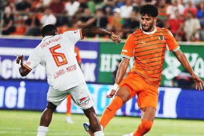 Nefes kesen maçta puanlar paylaşıldı! Alanyaspor - Göztepe maç sonucu: 2-2