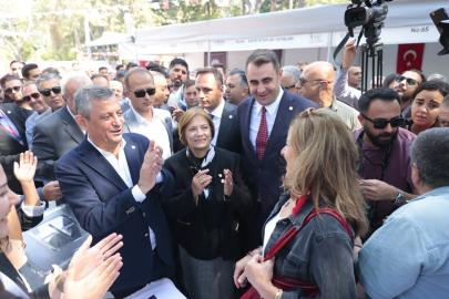 Özel'den İzmir'de İktidar Sözü: “Milletimizin Kararlı İradesi İktidarı Değiştirecek”