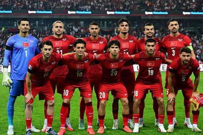 Yıldız oyuncu kırmızı kart gördü! A Milli Takım 10 kişi kaldı