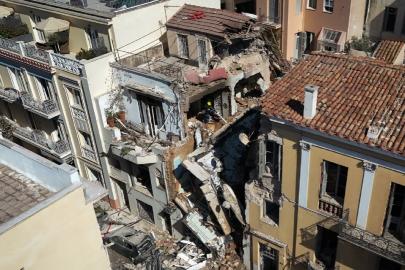 Yunanistan'da patlamanın ardından yıkılan binada 4 kişi öldü, 2 kişi kayıp
