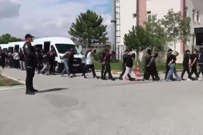 15 ilde nitelikli dolandırıcılık operasyonu: 174 kişi tutuklandı