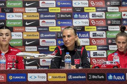 A Milli Kadın Futbol teknik direktörü Necla Güngör Kıragası: 'İlkleri başarmak istiyorlar'