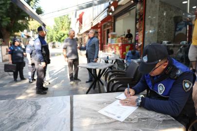 Akdeniz'de kaldırımları işgal edenlere denetim