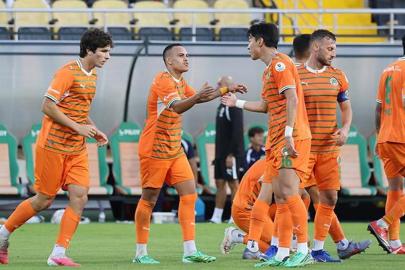 Alanyaspor hazırlık maçında gol şov yaptı