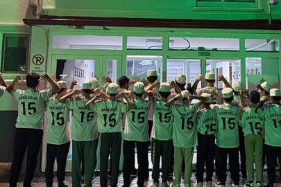 Arda Güler, Bolu'da hafızlık öğrencilerine imzalı forma gönderdi