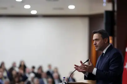 Bakan Bayraktar: "Dünyada enerji krizinin tam ortasındayız"