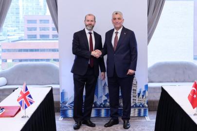 Bakan Bolat, İngiliz mevkidaşı ile görüştü