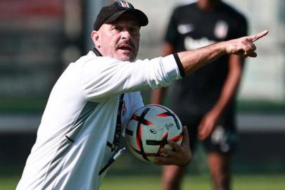 Beşiktaş'ta Italiano'dan motivasyon konuşması: Üzülmeye vakit yok
