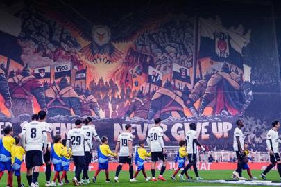 Beşiktaş'ta sakatlık şoku! Yıldız oyuncu maça devam edemedi
