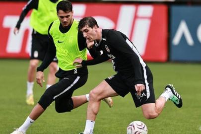 Beşiktaş'ta Vlahovic takımdan ayrı çalıştı