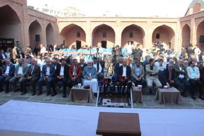 Cizre’de Melayê Cizîrî'yi anma programı başladı