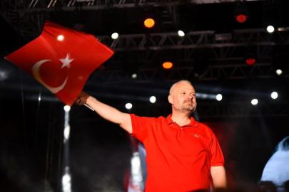 Cumhuriyet coşkusu Menemen'de  Blok-3 ve Aşkın Nur Yengi ile yaşanacak