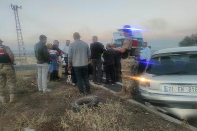 Diyarbakır-Çınar yolunda 2 otomobil çarpıştı: 2 yaralı