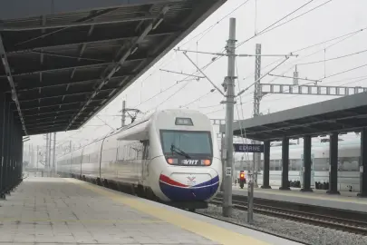 Edirne'den Çerkezköy'e hızlı tren dönemi: 4,5 saatlik yolculuk 54 dakikaya indi