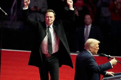 Elon Musk, Trump görevden ayrılmadan önce Tesla ve SpaceX’i neden birleştirmek istiyor?