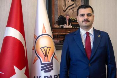 Eyyüp Kadir İnan'dan Aziz Kocaoğlu'na Züğürt Tesellisi Mesajı:“Bu Vefasız Zihniyetin Size Zerre Kadar İhtiyacı Yokmuş, ‘Beceriksiz’ Bir İl Başkanına Çok Daha Fazla İhtiyaçları Varmış!”