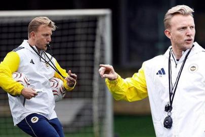 Fenerbahçe'de Dirk Kuyt rüzgarı! Takımı uyardı 'İşinize bakın'