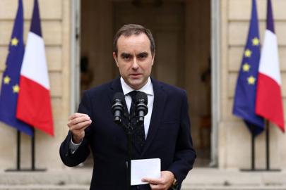 Fransa'da liselerde eğitime ara verildi