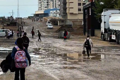 HÜDA PAR'dan Batman'da "Kış gelmeden çocuklarımızı çamurdan kurtaralım" çağrısı