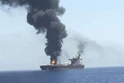 Hürmüz Boğazı'nda iki petrol tankeri mayınlara çarptı