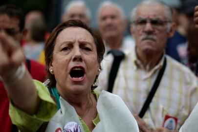 İspanya seçim kampanyasında emekli maaşları: Sistem iflas mı ediyor