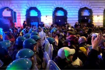 İtalyan şehirlerinde protestolar patlak verdi, çatışmalar yaşandı