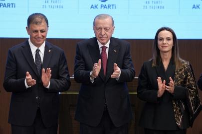 İzmir Büyükşehir Belediye Başkanı Cemil Tugay, AK Parti'ye katıldı