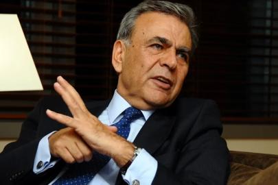 İzmir Büyükşehir Belediyesi Eski Başkanı Aziz Kocaoğlu Yeni Parti Yönetimine Rest Çekip Aday Oldu