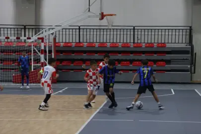 İzmir Çiğli'de cumhuriyet coşkusu sporla taçlandı