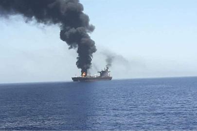 Katar'ın açıklarında tankere saldırı: "Can kayıpları var"