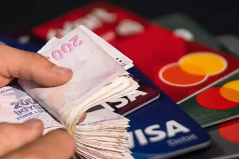Kredi kartı kullananlar dikkat! Takipteki alacaklar artıyor