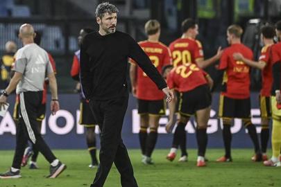Mark van Bommel'den Trossard ve Lukaku açıklaması! 'Trossard hazır, Lukaku için İstanbul'a gittim'