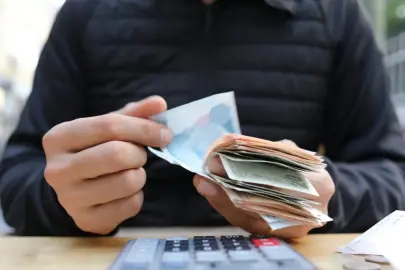 Memurlara ödeme Resmi Gazete'de! Yurt dışı aylıklara bir ülke daha eklendi