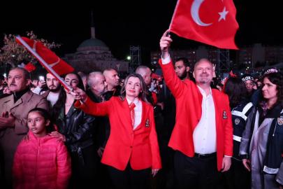 Menemen'de on binler, Cumhuriyet coşkusuyla buluştu