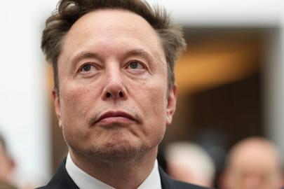 Musk, ABD'deki her çocuğa SpaceX hissesi vaat ediyor