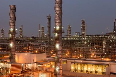 QatarEnergy LNG genişlemesi 2027 başı üretim hedefi, 3 milyar $ kredi iddiası