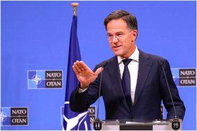Rutte’den hibrit tehdit uyarısı 