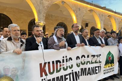Şanlıurfa'da Mescid-i Aksa'ya destek için sabah namazında buluştular