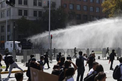 Şili’de sokaklar karıştı: Öğrencilerden eğitim bütçesinde olası kesintilere karşı protesto
