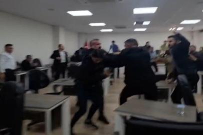 Silopi Belediyesinde meclis karıştı: Meclis üyesi ile başkan yardımcısı birbirine girdi